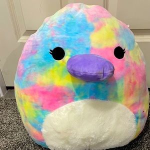 I’m selling this squish mellow. I’m trying to make some money before Christmas!